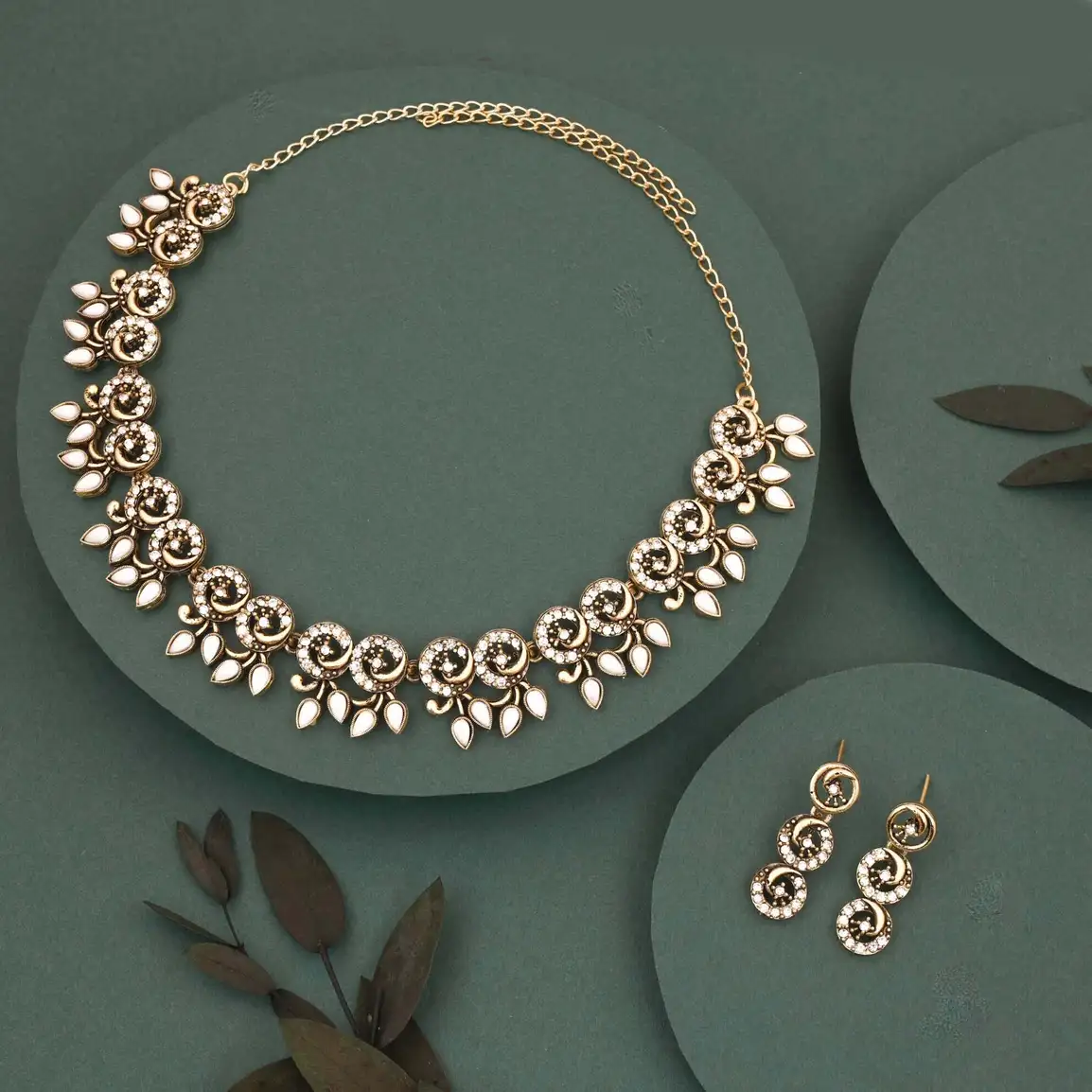 Brass Jewel Set (Gold, White)