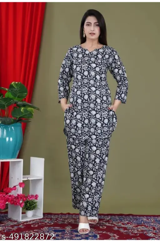 Women Rayon Printed Night Suit .
