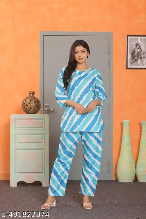 Women Rayon Printed Night Suit .